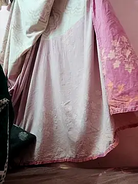 pujapujarrrr online show from October 30, 2025, 8:50 pm