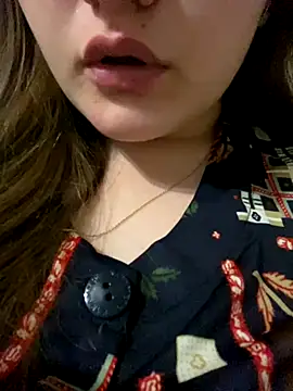 Snapshot of Regina_Lynne chatting on November 20, 2025, 5:35 pm Regina Lynne online show from November 20, 2025, 5:35 pm