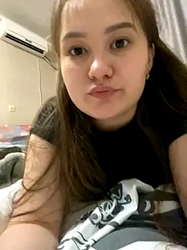 Snapshot of Regina_Lynne chatting on November 5, 2025, 1:47 pm Regina Lynne online show from November 5, 2025, 1:47 pm