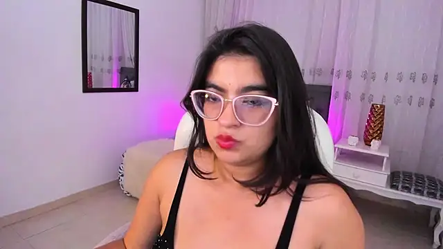 Luna Jonnes1 online show from January 15, 2026, 11:13 am