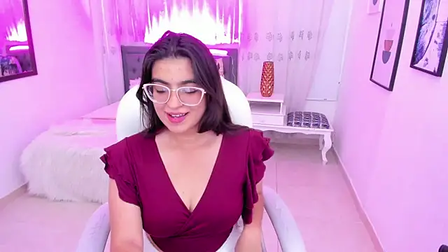 Luna Jonnes1 online show from October 30, 2025, 1:42 pm