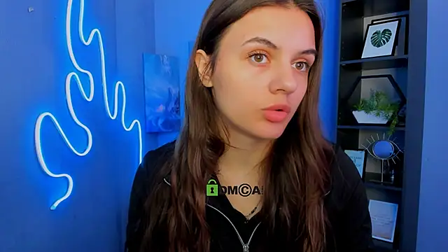 lisa dark  online show from June 15, 2026, 9:53 am