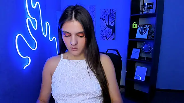 lisa dark  online show from June 5, 2026, 2:12 pm