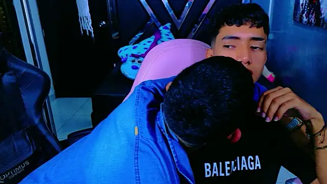 darwinandbrayann online show from November 11, 2025, 10:26 pm