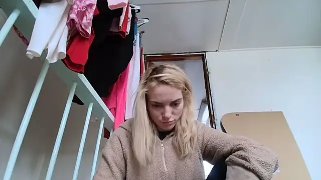 lanasharapovaxxx online show from December 1, 2025, 10:10 pm