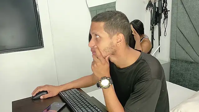 DamianandEva online show from June 20, 2026, 12:32 pm