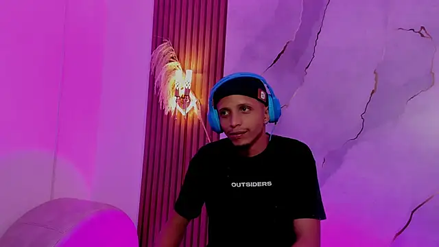 DamianandEva online show from April 12, 2026, 12:19 pm