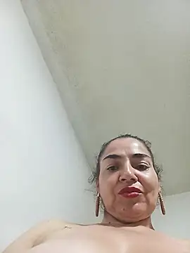 Snapshot of MaryRoze_ chatting on April 19, 2026, 6:10 pm MaryRoze online show from April 19, 2026, 6:10 pm