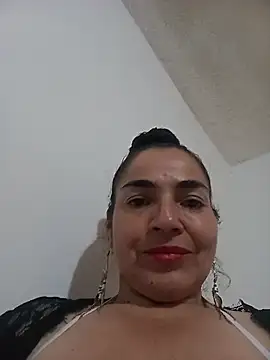 Snapshot of MaryRoze_ chatting on November 6, 2025, 12:14 am MaryRoze online show from November 6, 2025, 12:14 am