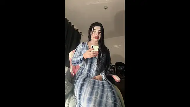 cowgirllyx online show from November 8, 2025, 1:53 am