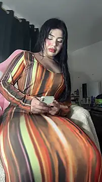 cowgirllyx online show from November 15, 2025, 11:20 pm