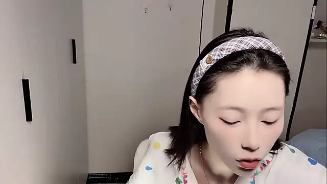 yuyu-33 online show from February 2, 2026, 1:15 am