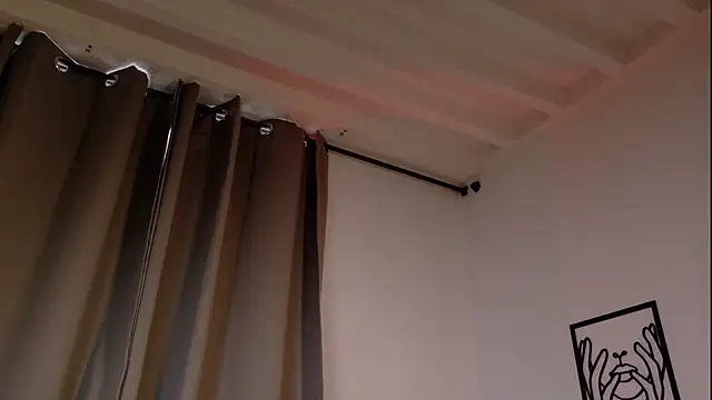 VictoriaNova  online show from February 12, 2026, 4:18 pm