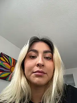 Elina Hills online show from March 9, 2026, 6:11 pm