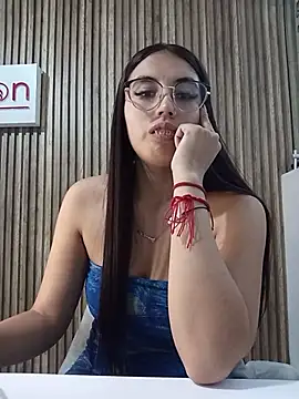 Valk submissive online show from April 16, 2026, 5:08 am