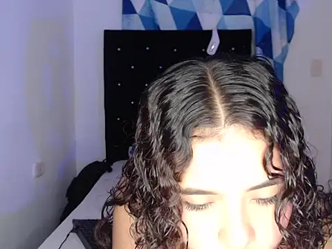 zoelittle3 online show from November 11, 2025, 2:28 am