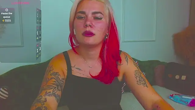 lada love online show from November 4, 2025, 10:13 pm