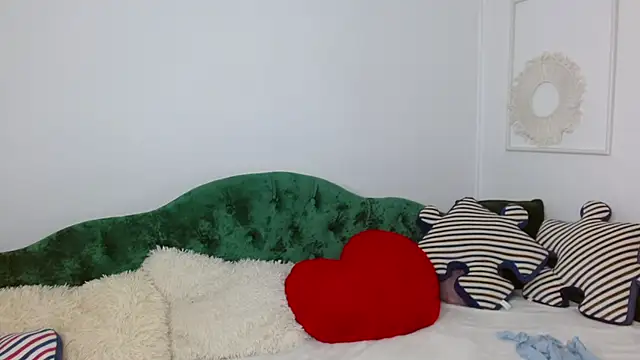 lada love online show from November 24, 2025, 8:31 pm