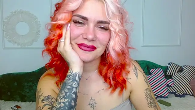 lada love online show from November 10, 2025, 8:58 pm