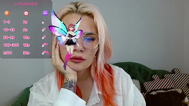 lada love online show from November 18, 2025, 2:53 pm