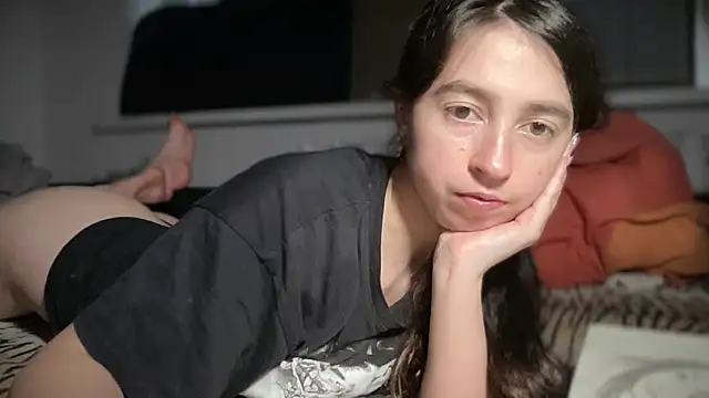 ShizukuHunter online show from November 22, 2025, 1:32 pm