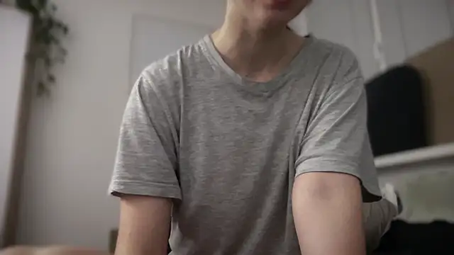 ShizukuHunter online show from November 28, 2025, 9:15 pm