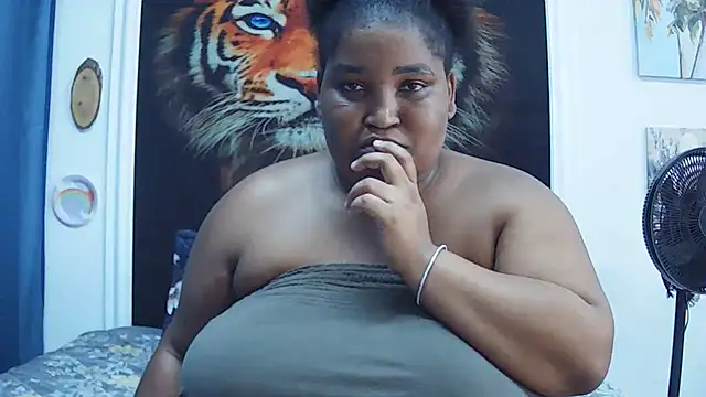 MassiveBoobsxxxx online show from February 22, 2026, 10:28 am