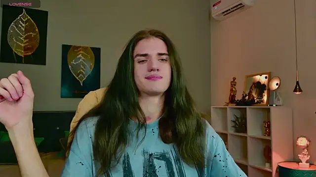 Harvey Hair online show from November 24, 2025, 12:16 pm