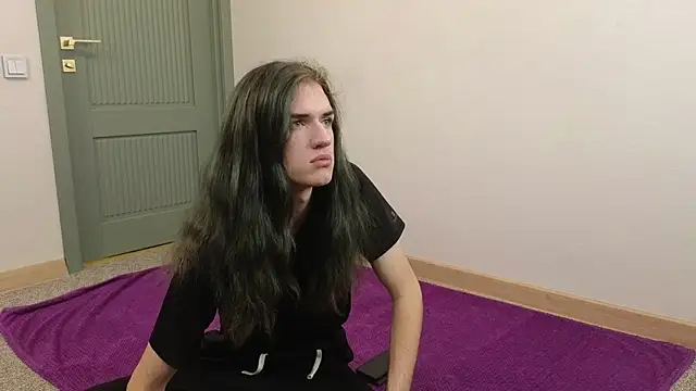 Harvey Hair online show from November 8, 2025, 1:47 pm