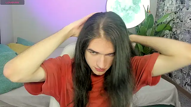 Harvey Hair online show from December 1, 2025, 3:35 pm