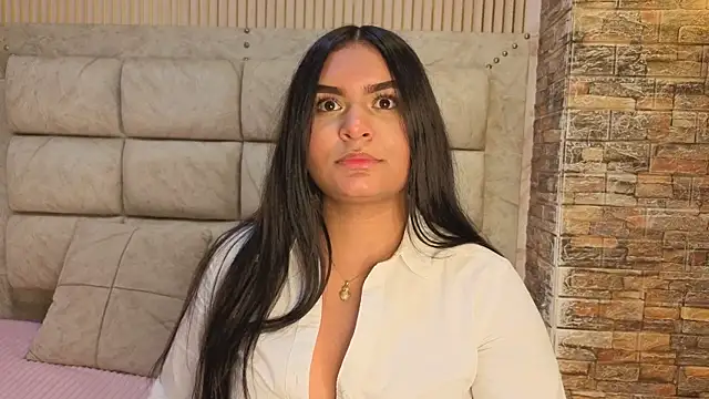 amarahanks1 online show from November 15, 2025, 6:56 pm