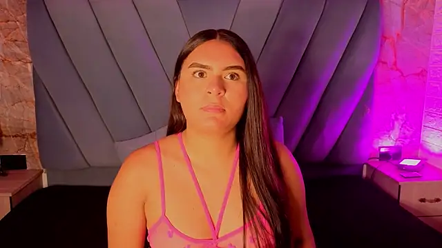 amarahanks1 online show from November 6, 2025, 11:47 am