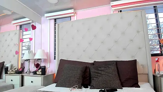 Snapshot of scarlett_leblanc_ chatting on May 16, 2026, 2:05 pm scarlett leblanc online show from May 16, 2026, 2:05 pm