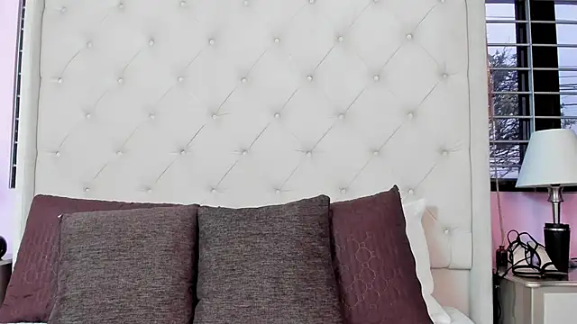 scarlett leblanc  online show from April 14, 2026, 11:59 am