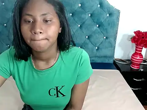 valentinavega18x online show from November 7, 2025, 6:07 am