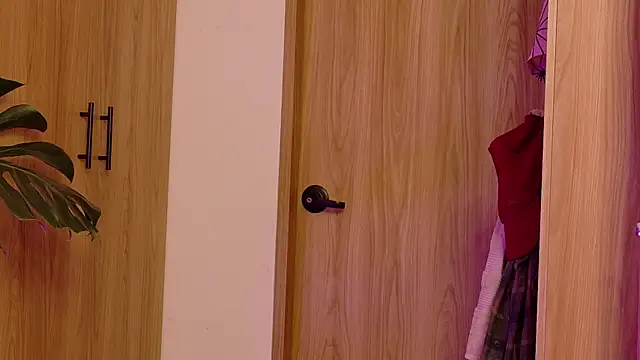 LovesKingdom online show from April 19, 2026, 12:50 pm