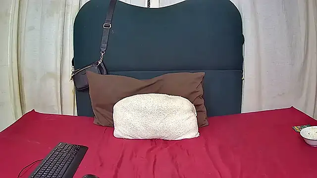 Snapshot of Squirt_bitchxxx chatting on November 16, 2025, 8:02 pm Squirt bitchxxx online show from November 16, 2025, 8:02 pm