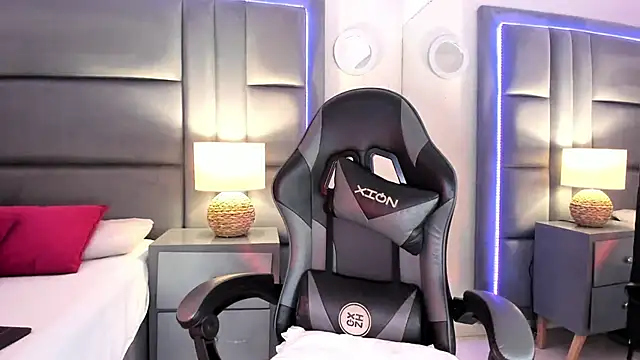 AdaraaMuller online show from November 23, 2025, 2:16 pm