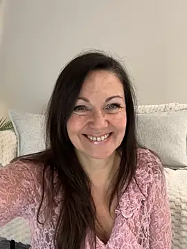 HotLdyllic online show from March 14, 2026, 2:34 pm