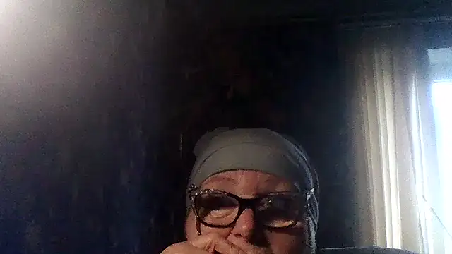 Milaniya606 online show from October 31, 2025, 2:13 pm