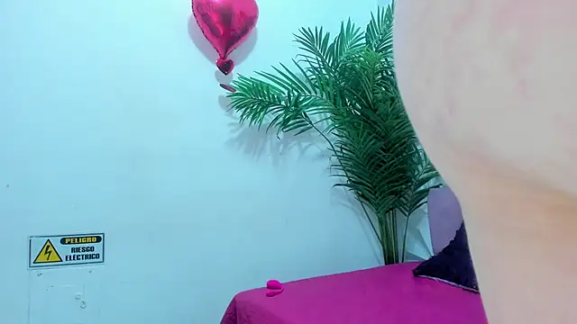 Snapshot of Anggie_Miller chatting on February 20, 2026, 8:16 am Anggie Miller online show from February 20, 2026, 8:16 am