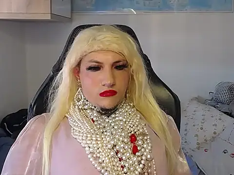 VanesaCrossic online show from December 14, 2025, 8:31 am