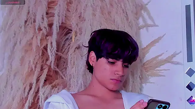 Leo Glow online show from February 14, 2026, 12:38 pm