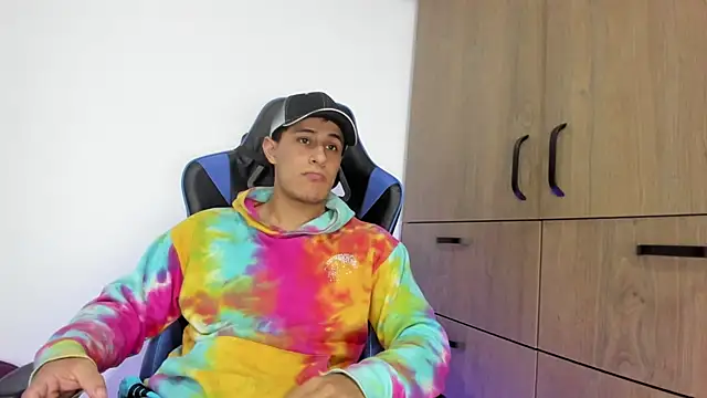 dorman boy online show from December 22, 2025, 3:28 am