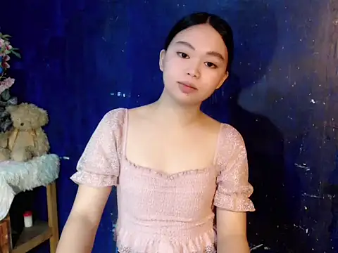 lustfullakim online show from December 21, 2025, 12:40 pm