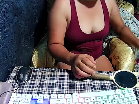 Snapshot of yumi-meya chatting on November 11, 2025, 9:37 am yumi-meya online show from November 11, 2025, 9:37 am