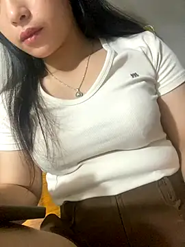 Ngoclan2k online show from November 13, 2025, 11:58 am