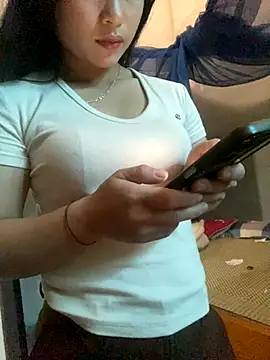 Ngoclan2k online show from November 14, 2025, 12:47 am