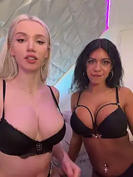 Lana-Grey online show from February 19, 2026, 9:01 pm