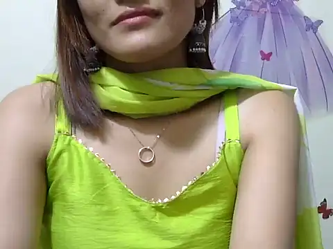 maira 33 online show from March 12, 2026, 4:33 pm